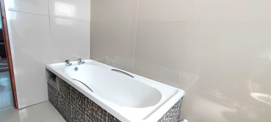 5 Bedroom Property for Sale in Franskraal Western Cape